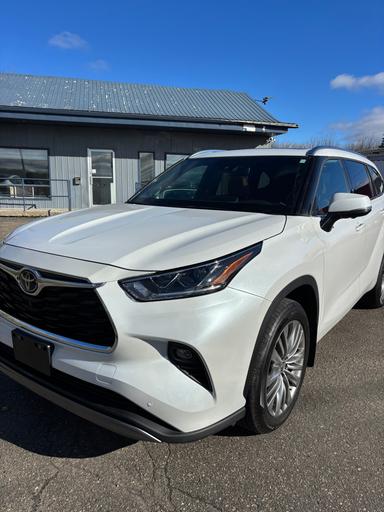 Toyota Highlander 2023 - Thumbnail 1
