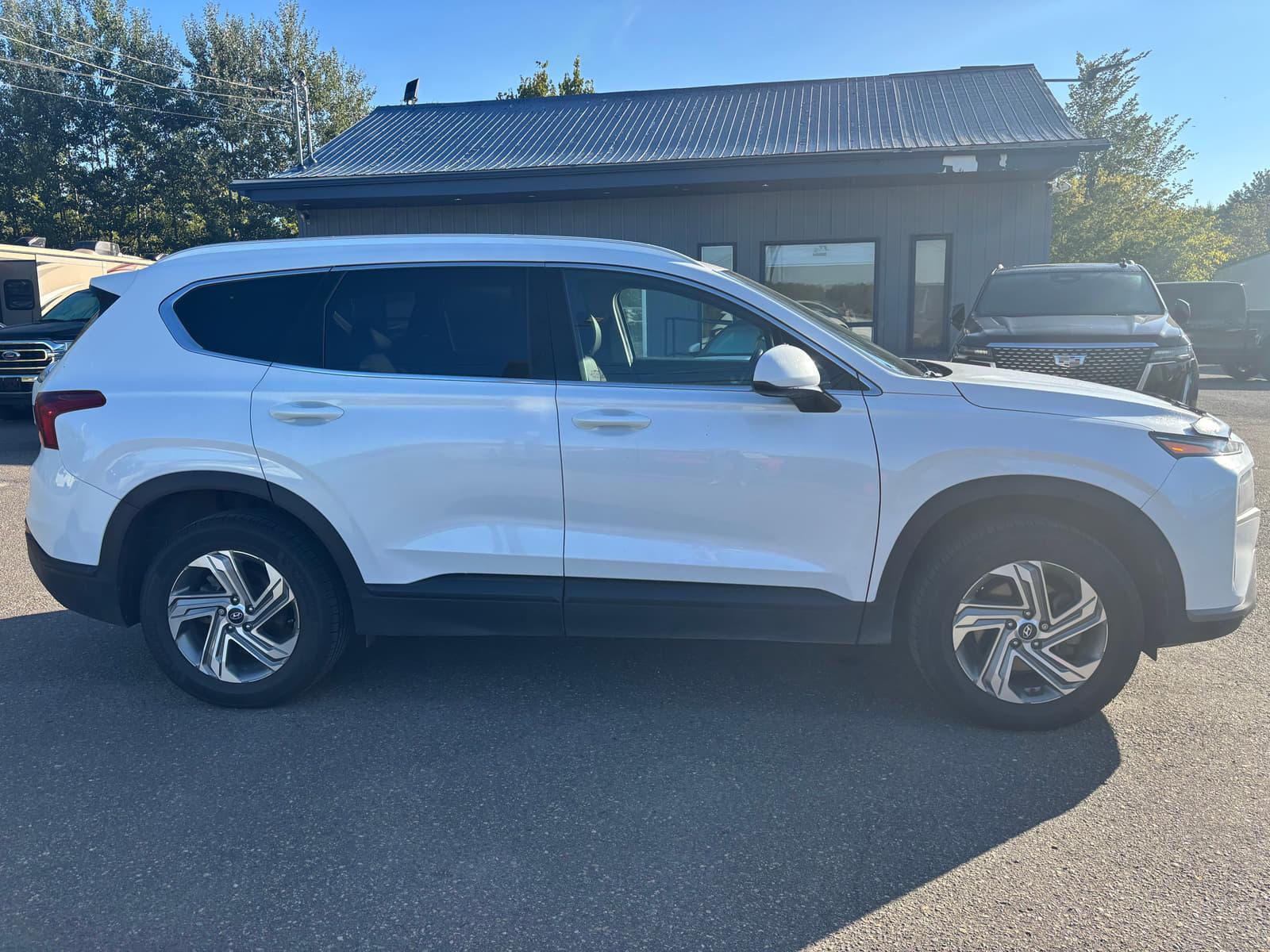 Hyundai Santa Fe 2022 - Image 3