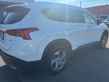 Hyundai Santa Fe 2022 - Thumbnail 4