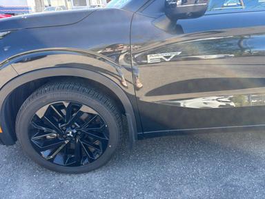 Mitsubishi Outlander PHEV 2024 - Thumbnail 3