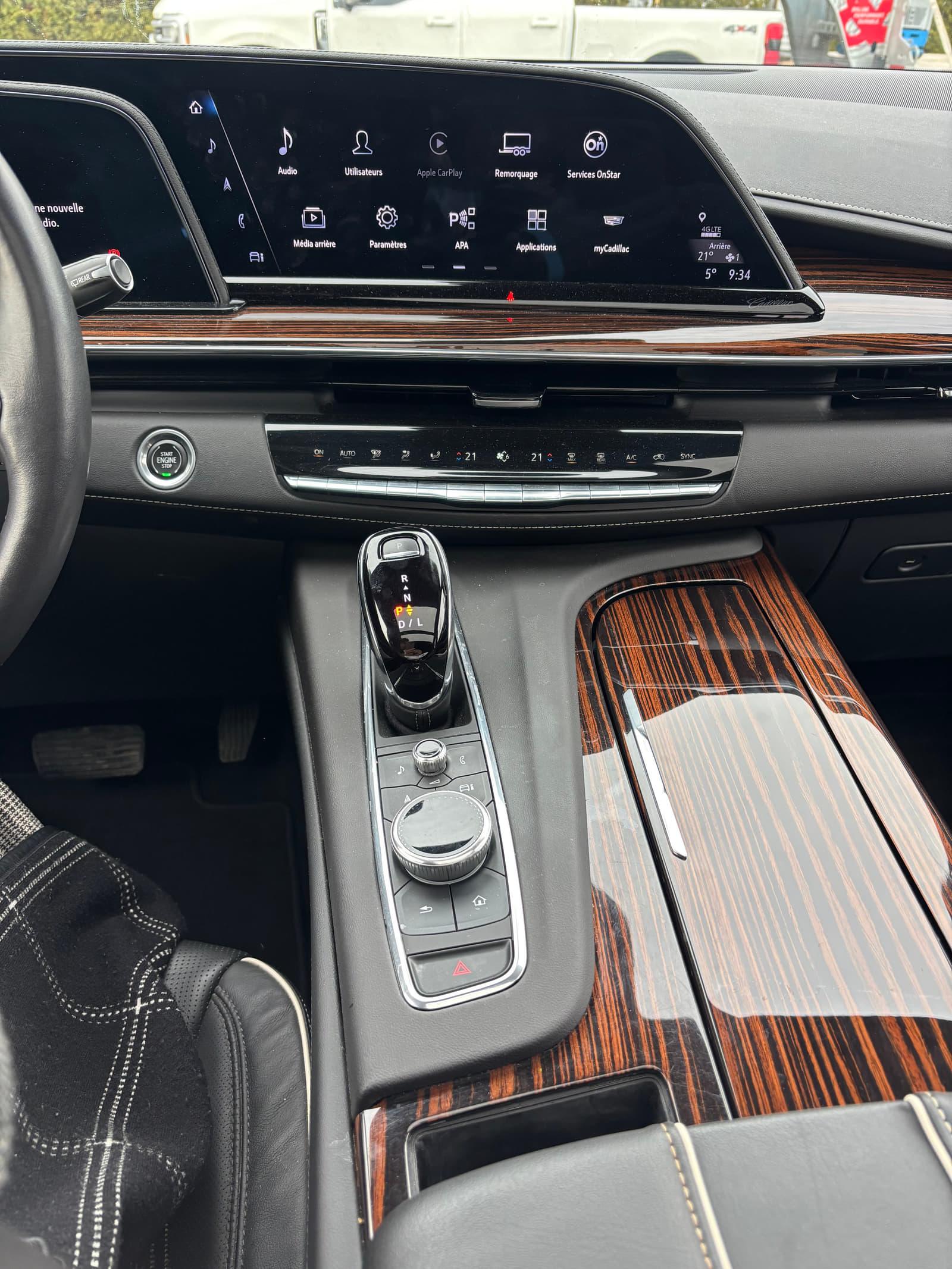 Cadillac Escalade 2023 - Image 9