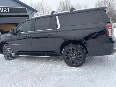 Chevrolet Suburban 2023 - Thumbnail 4