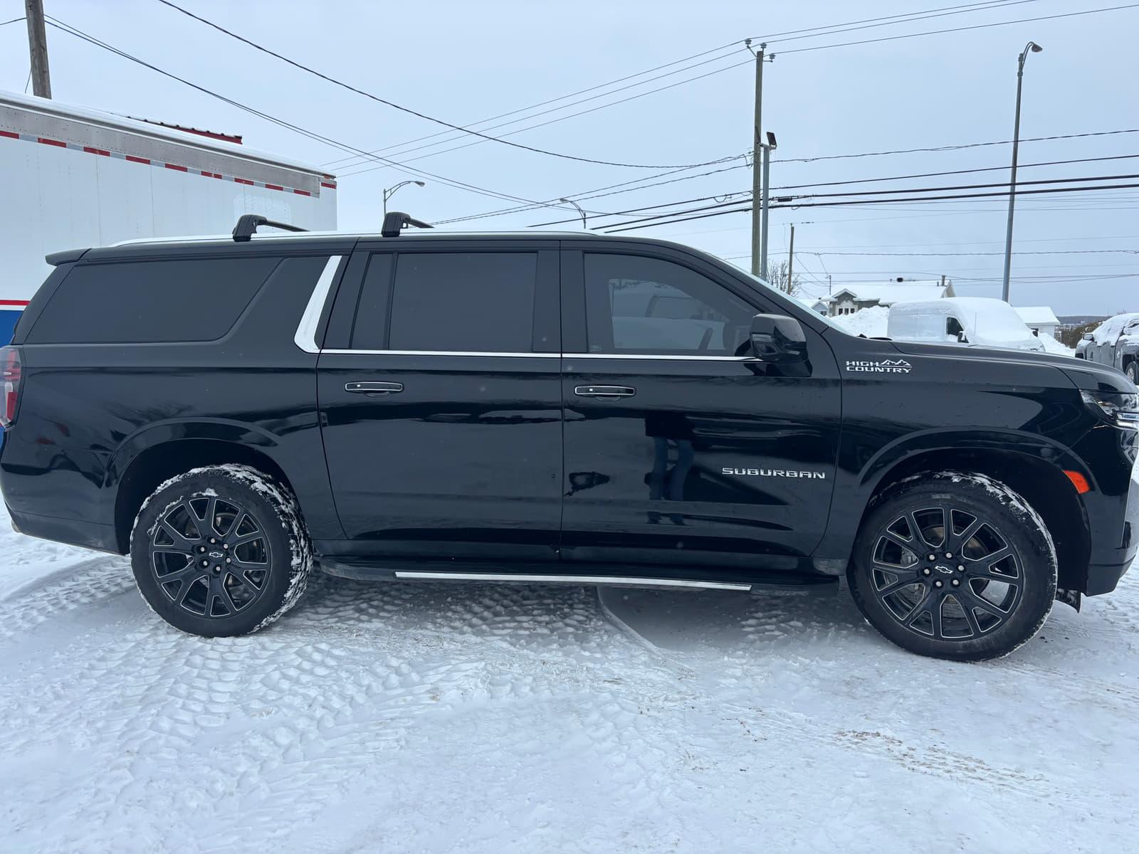 Chevrolet Suburban 2023 - Image 7