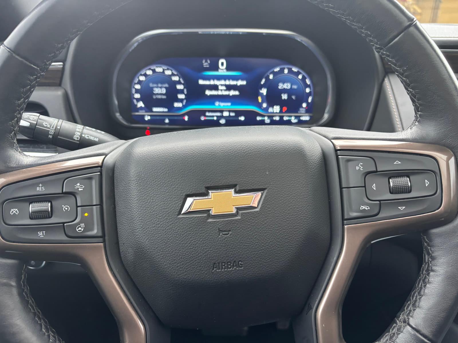 Chevrolet Suburban 2023 - Image 9