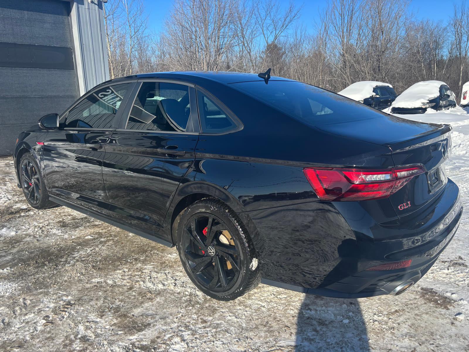 Volkswagen Jetta GLI 2023 - Image 3