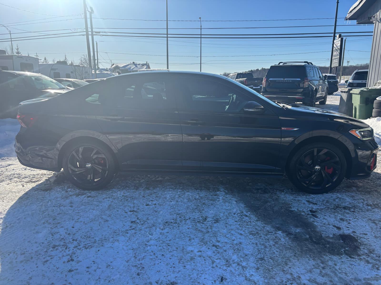 Volkswagen Jetta GLI 2023 - Image 5