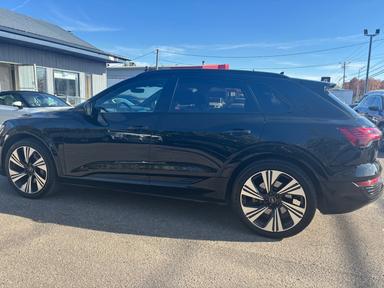 Audi Q8 e-tron 2024 - Thumbnail 4