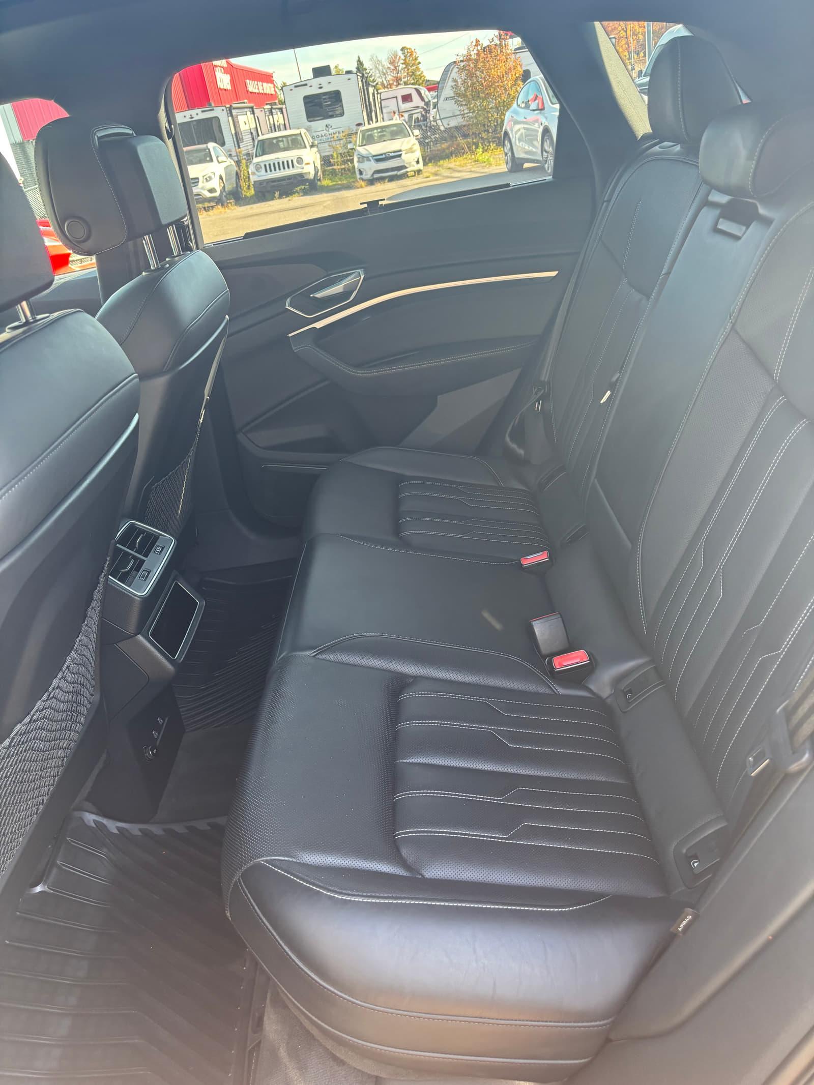 Audi Q8 e-tron 2024 - Image 12