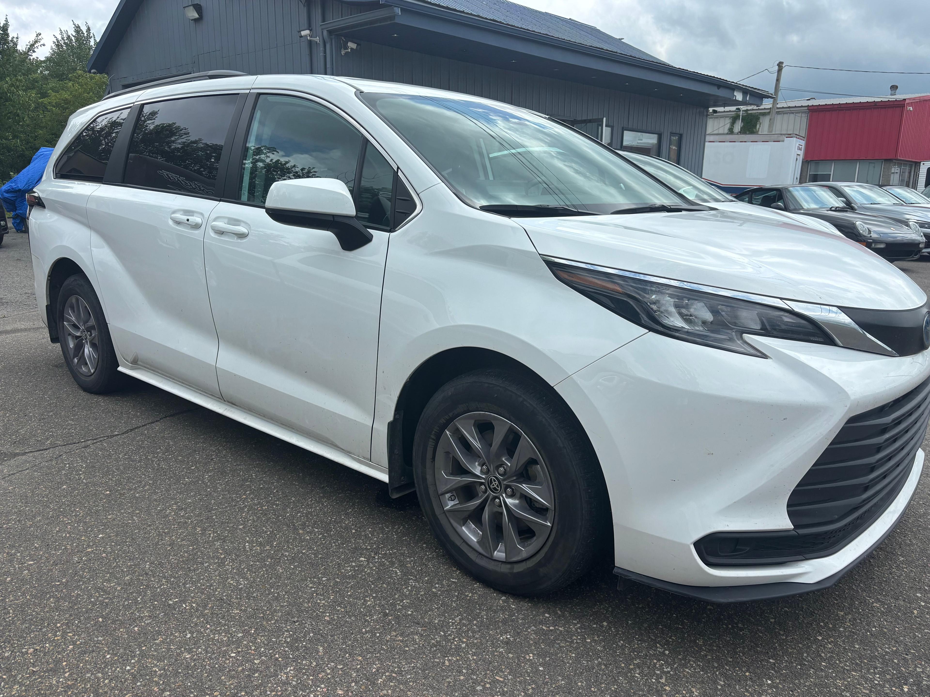 Toyota Sienna 2024 - Image 3