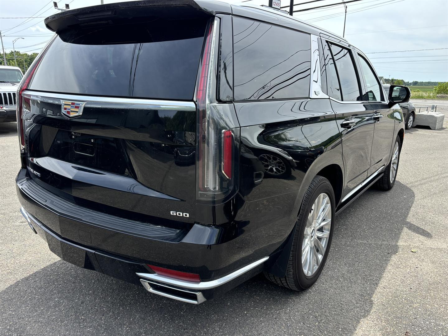 Cadillac Escalade 2023 - Image 2