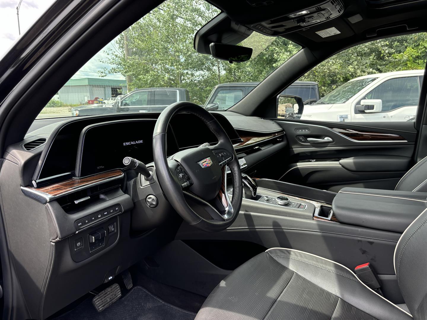 Cadillac Escalade 2023 - Image 10