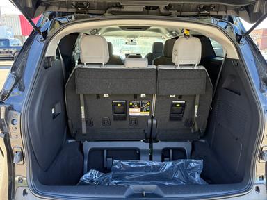 Toyota Sienna 2025 - Thumbnail 4