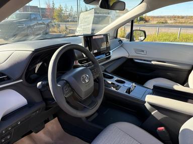 Toyota Sienna 2025 - Thumbnail 8