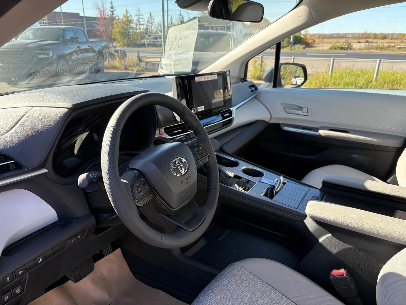 Toyota Sienna 2025 - Image 8