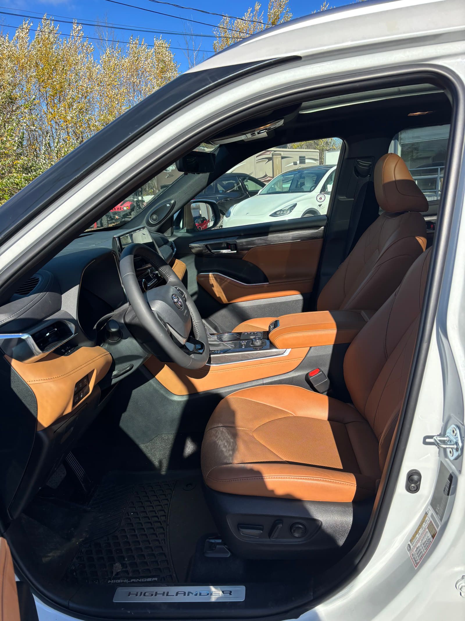 Toyota Highlander 2023 - Thumbnail 10