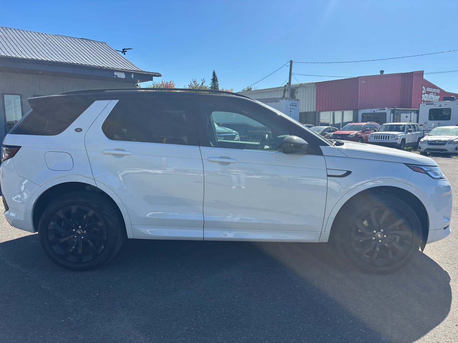 Land Rover Discovery Sport 2023 - Image 2 