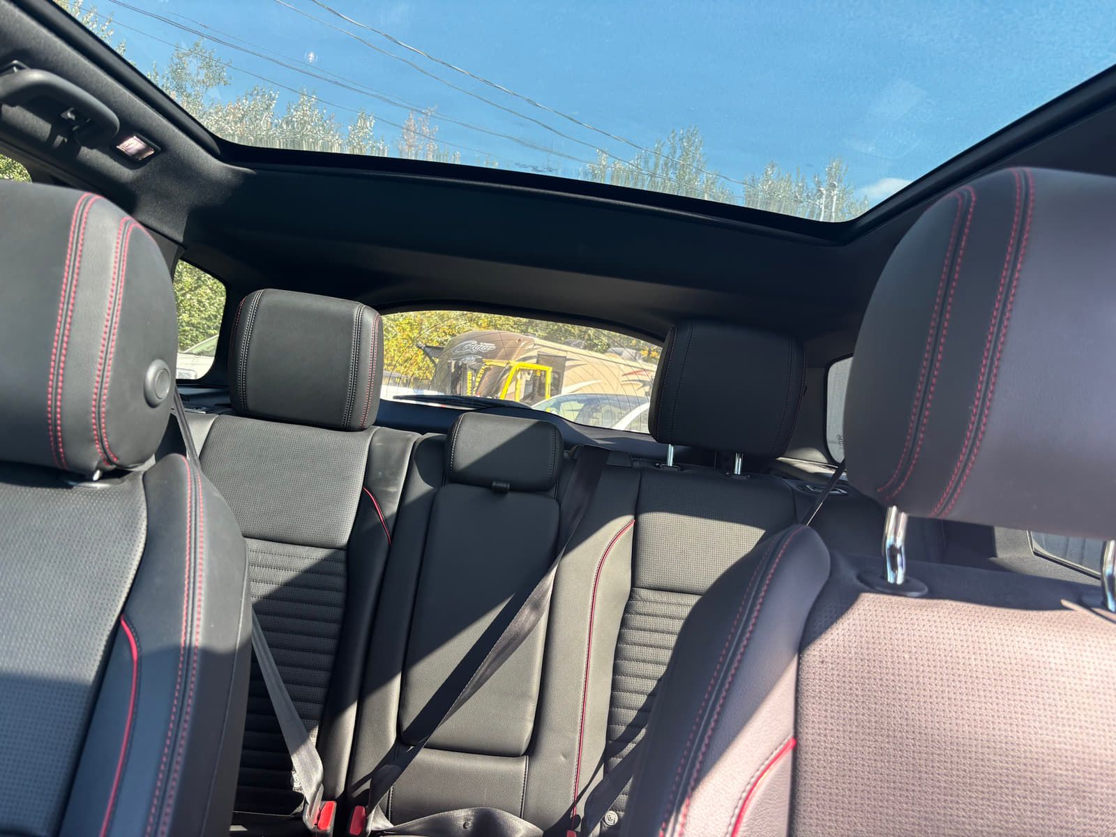 Land Rover Discovery Sport 2023 - Image 8 